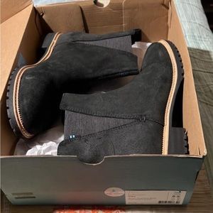 Toms Waterproof Boot size 8.5